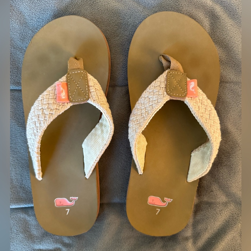 Vineyard Vines Flip Flops Size 7
